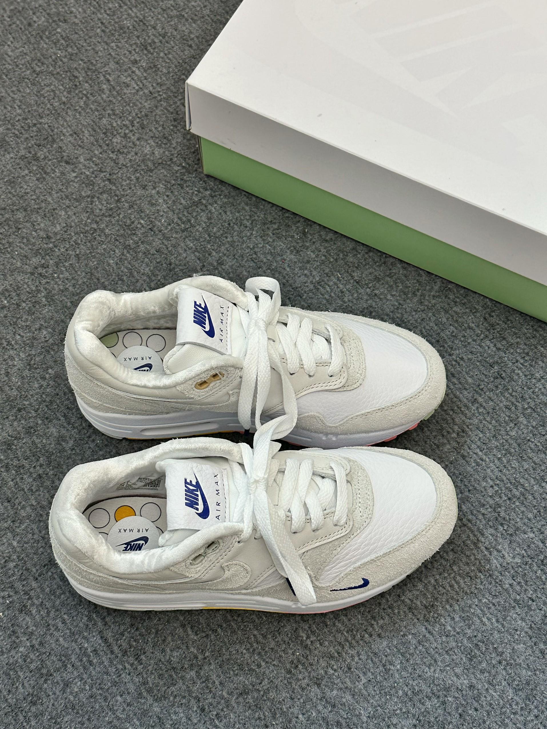 air max 免年好限定 米白色还带毛球好可爱!